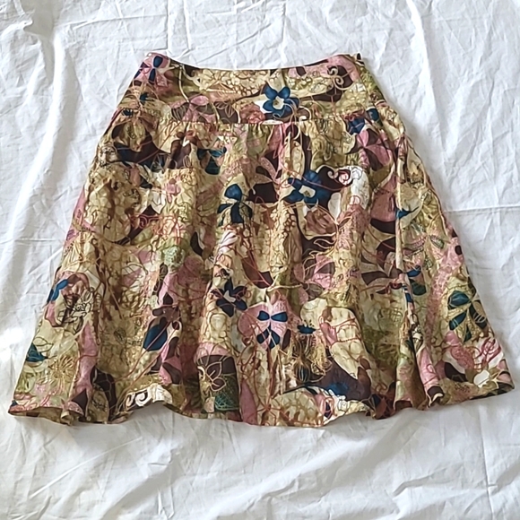 CHICO'S Spring Flowers Shia 100% Silk Skirt Floral Embroidered Midi Skirt Sz 1 - Picture 2 of 7